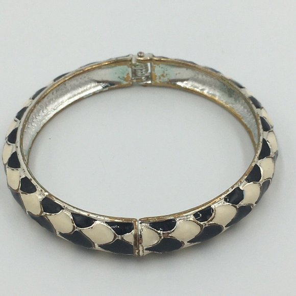 Black & Cream White Enameled CLAMPER BRACELET, Scales Pattern (flaw) - Picture 2 of 8